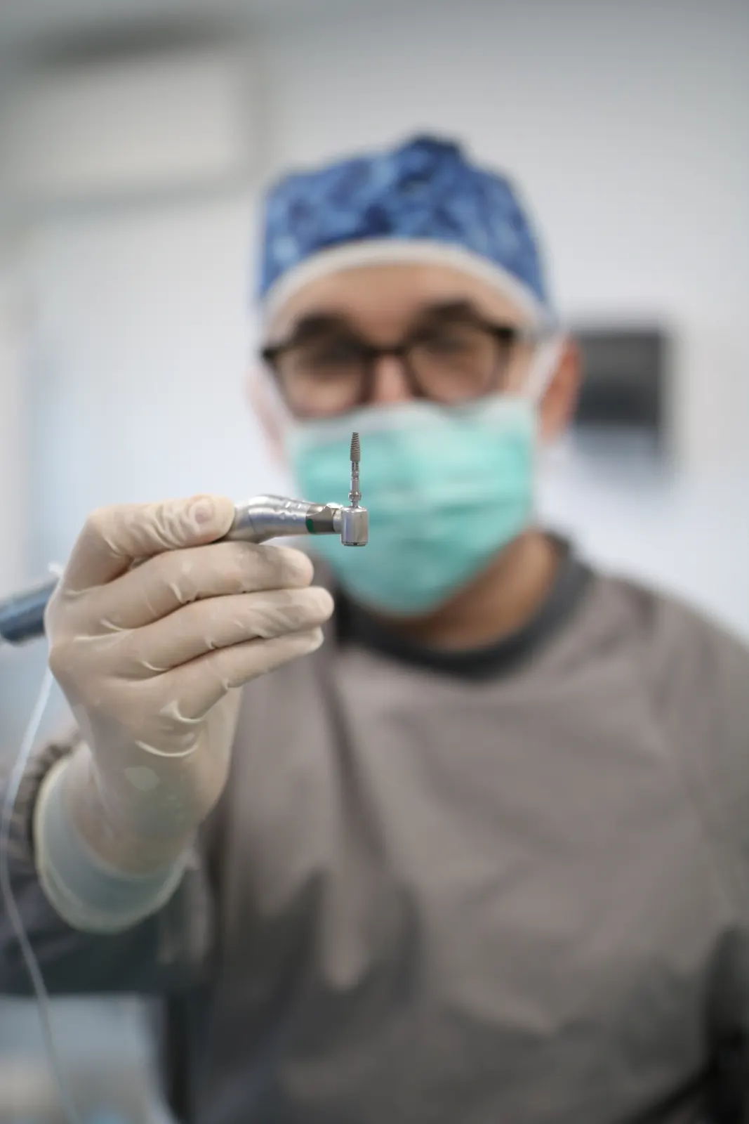 Implant dentar planificat digital, Constanța