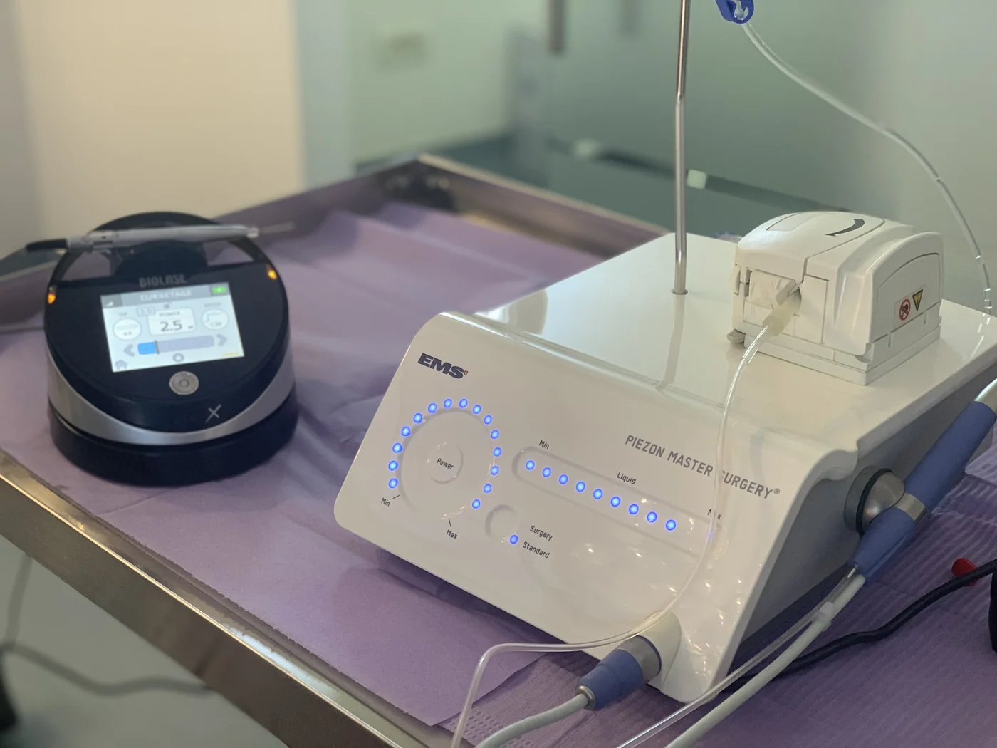 Aparat de piezochirurgie EMS Piezon Master Surgery și laser diodă Biolase